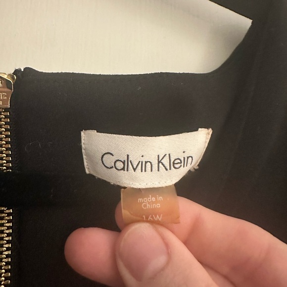 Calvin Klein Women's Black Cold Shoulder V-Neck Dress size 16W - Picture 5 of 6